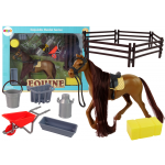 Figúrka koňa s príslušenstvom na česanie