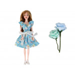 Bábika Emily v modrých šatách s kvetmi