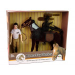 Bábika s čiernym koňom a doplnkami