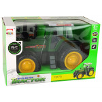 Zelený traktor na diaľkové ovládanie