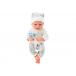 Bábika v bielo-sivom pruhovanom outfite s čiapočkou, cumlíkom a dekou