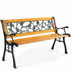 Drevená záhradná lavička s kovovou konštrukciou