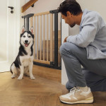 Bezpečnostná závorová brána 74-80 cm na schody a dvere kovové drevo