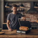 Elektrický kontaktný gril panini, vrúbkované platne 2000W KADEN